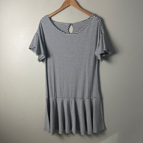 Vineyard Vines Stripe Flutter Sleeve Flounce Dress Navy Blue White Nautical XS. - Picture 9 of 9